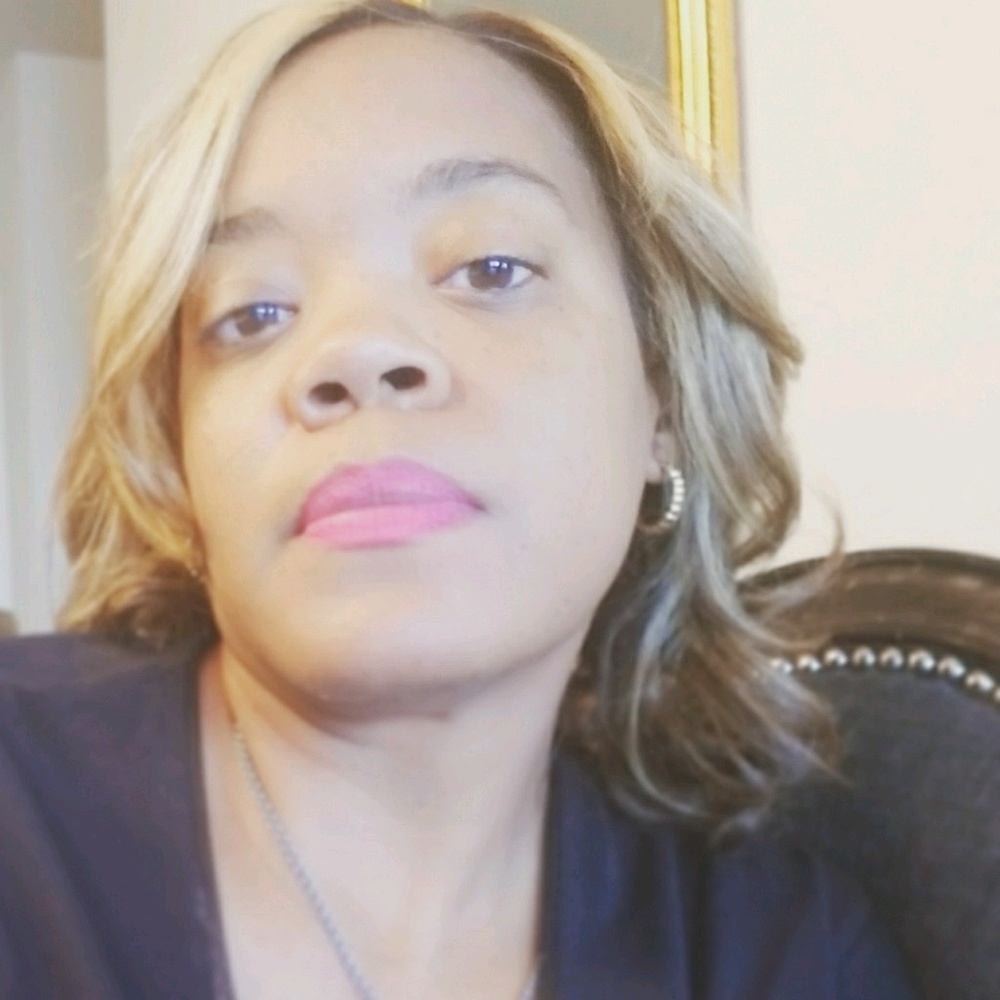 Meet your Posher, Monique